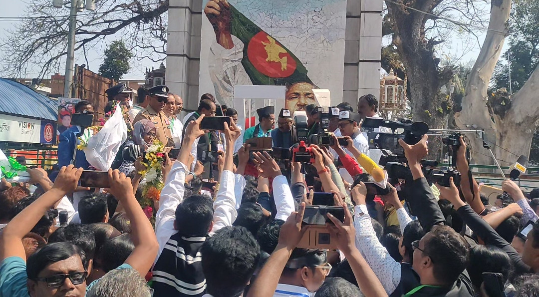 ভাষার টানে দুই বাংলার ভাষাপ্রেমীদের মিলনমেলা